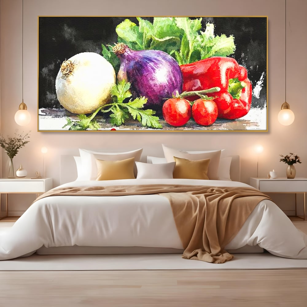 Tablou canvas cu pictura cu legume proaspete si verdeturi, in rama de aluminiu auriu, pe perete intr-un dormitor